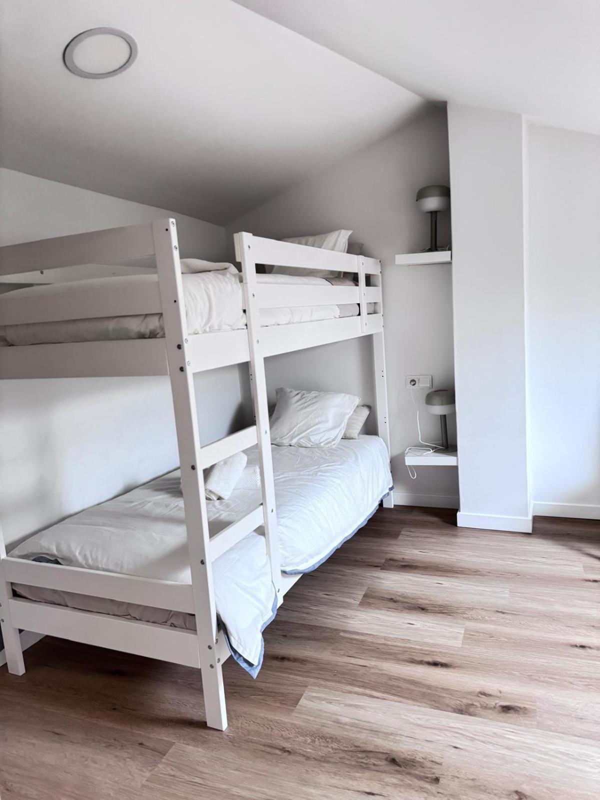 Apartamentos Lavandeira By Bebalmy Viveiro Esterno foto